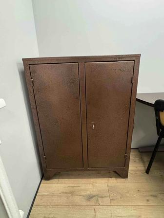 Офисная мебель. Столы, шкафы, тумбы