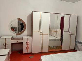 Спальные гарнитуры