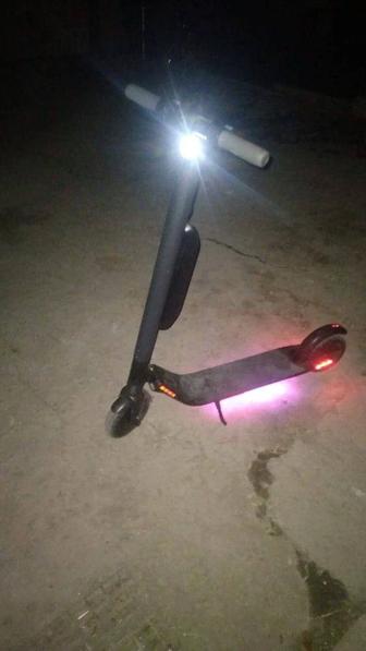 Продам электросамокат с дополнительной батареей