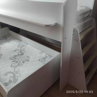 Продам кровать двухъярусная