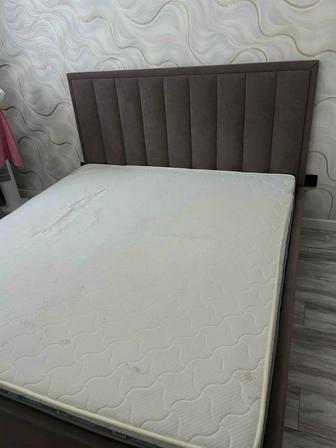 Продается кровать с матрасом