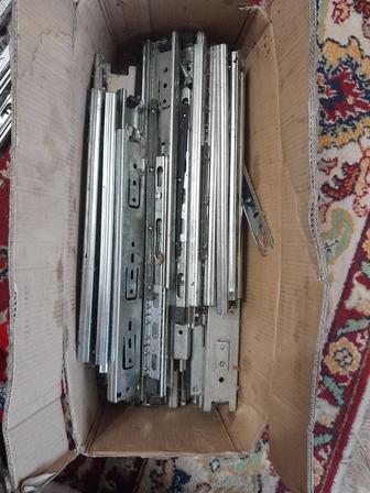 Направляющие для мебели отдам за шоколадку