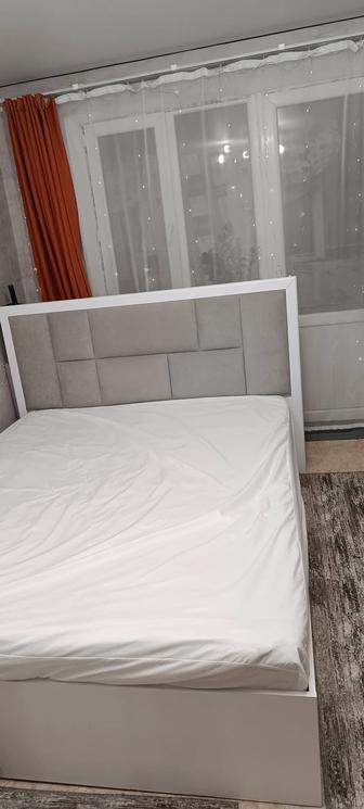 Продам ДВУСПАЛЬНУЮ КРОВАТЬ с МАТРАСОМ