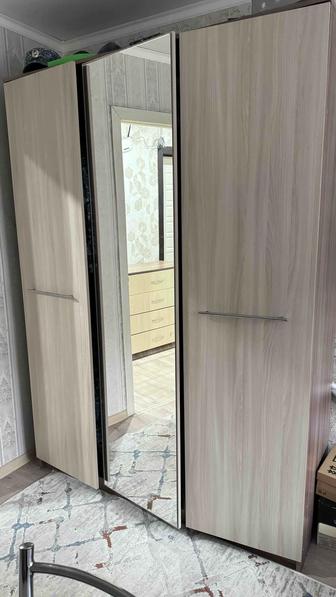 Недорого новый шкаф для одежды очень вместительный