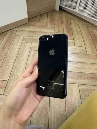 iPhone 8 / 64 GB