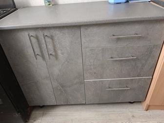 Продам стол- тумбу кухонный