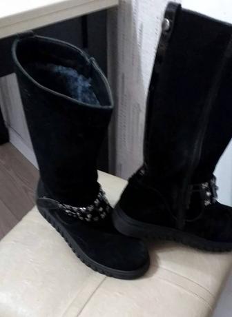 Продам сапоги девочковые размер 36 практически новые район центрального ж/д