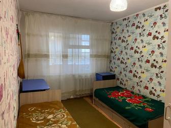 Две кровати в разобранном состоянии