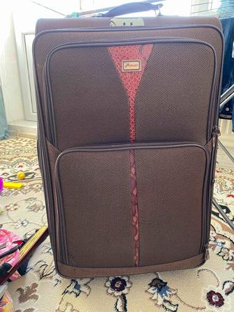 Продам чемодан б/у