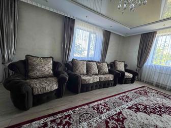 Продам диван с креслами