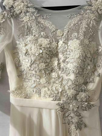 Продам платье новое