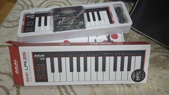 Миди-клавиатура от Akai