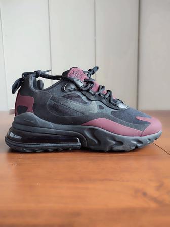 Кроссовки Nike