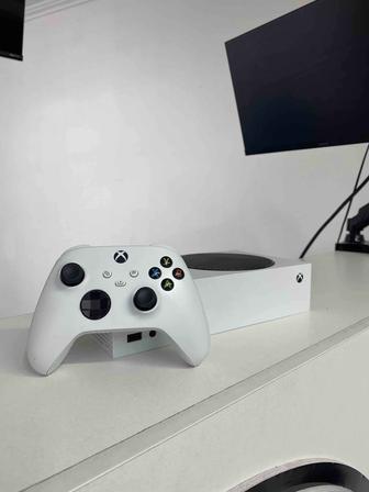 XBOX Series S в отличном состоянии. Xbox series S 512гб