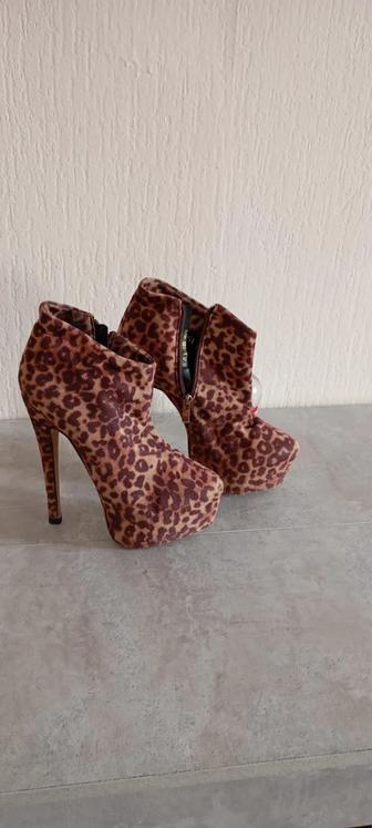 Продам обувь в хорошем состоянии на корпоратив туфли