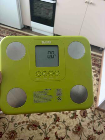 Продам весы Tanita