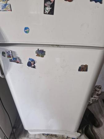 Холодильник Indesit 1.5 метра