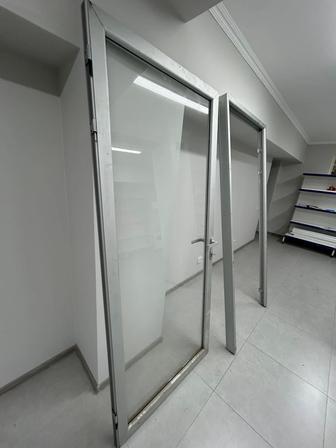 Продам алюминиевые дверь