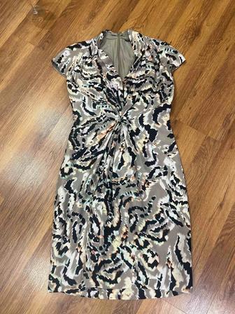 Шелковое платье от Hugo Boss