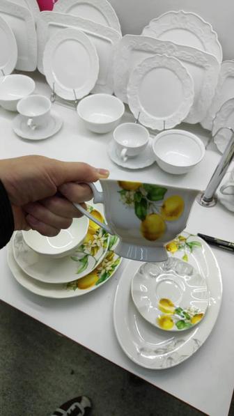 Продам красивый набор посуды
