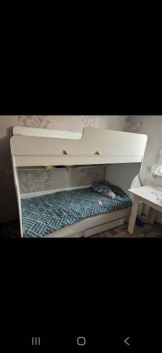 Двухъярусные кровать