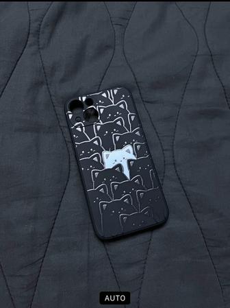 Чехол на iPhone 13