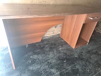 Продам офисный стол и тумбу