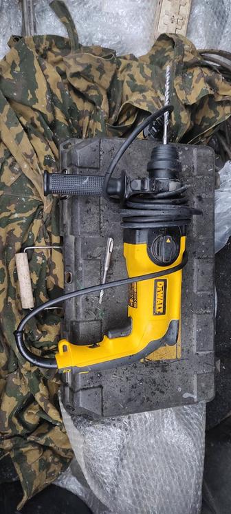 Перфоратор DeWalt