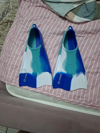 Продам ласты для плавания