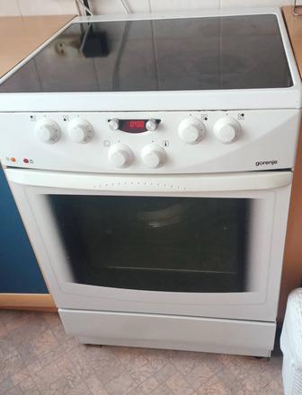 Плита Garene стекло керамика, состоящая из 4 комфорок и шикарной духовки