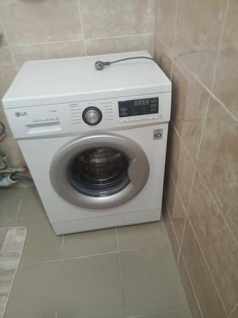 Срочно продам стиральную машину LG