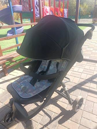 Продам прогулочную коляску