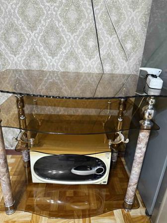 Продается стильная стеклянная тумба (подставка)