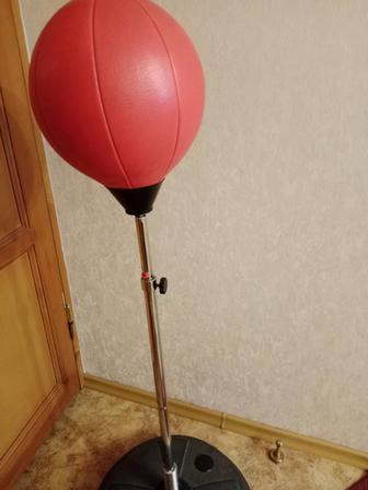Продам боксерскую грушу б/у