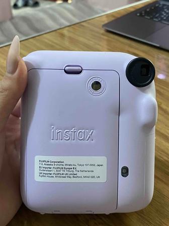 Instax mini 12 в сиреневом цвете