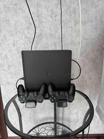 PlayStation 4 slim 1TB