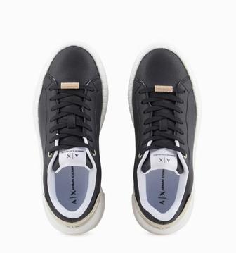 Продам новые женские кеды Armani