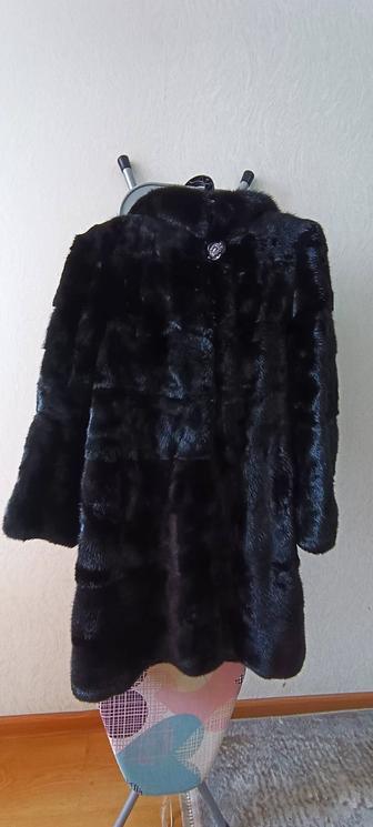 Продам норковую шубу