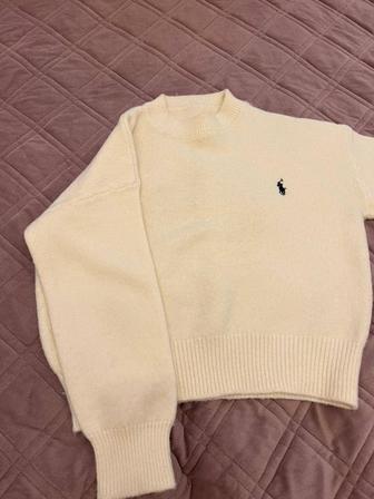 Продается кофта хорошего качества .