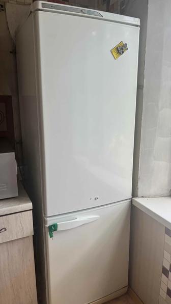 Продам холодильник старый 27000
