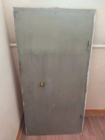 Железная дверь