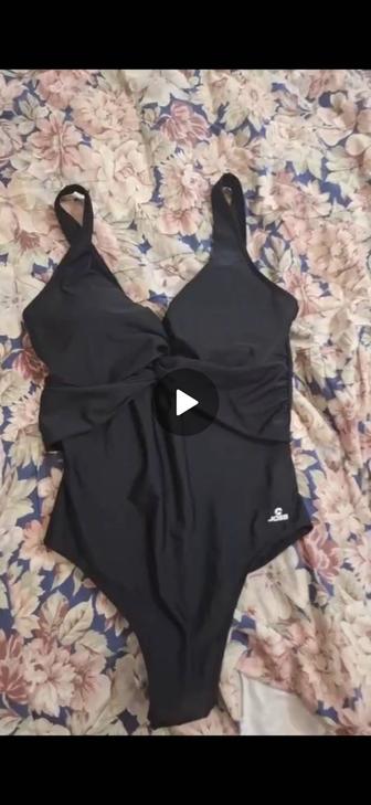 Продам женские купальник.