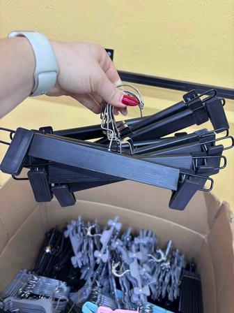 Продам детские вешалки