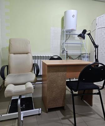 Сдам в аренду маникюрный стол и педикюрное кресло