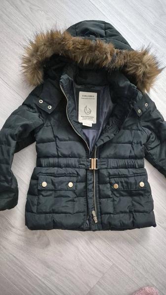 Куртка для Девочек, Zara. Натуральный пух, цвет черный, 4-6 лет