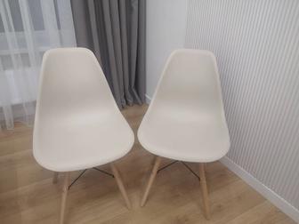 Продам пластиковые стулья