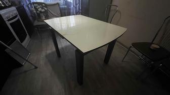 Стол кухонный