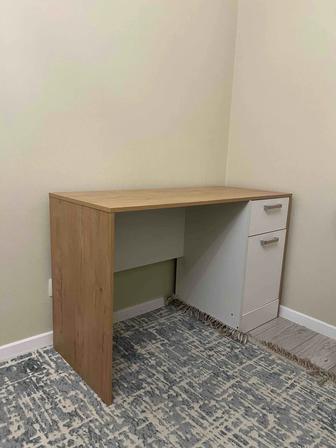 Письменный стол