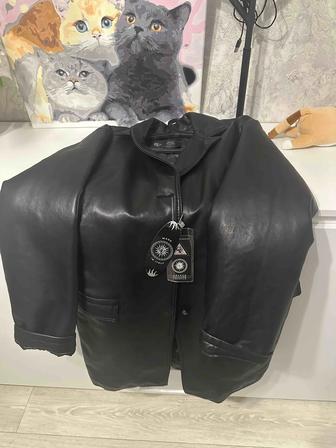 Куртка кожаная, утепленная. Производство Италия. Размер 48 / 50.