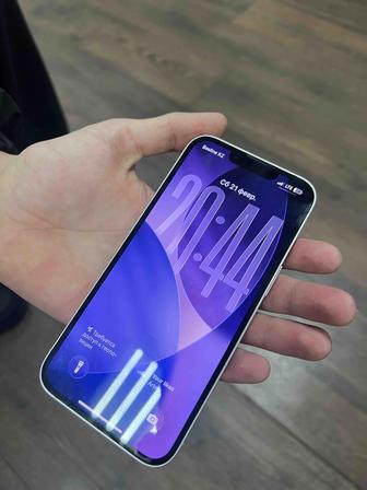 Продам Айфон 13